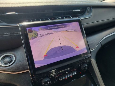 Used 2021 Jeep Grand Cherokee L Limited image 24