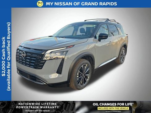 New 2026 Nissan Pathfinder Platinum image 1