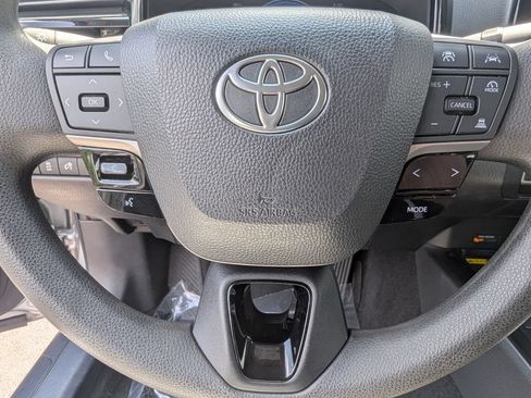 Used 2025 Toyota Camry LE FWD image 15