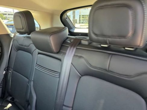 Used 2025 Lincoln Corsair FWD w/ Equipment Group 101A image 10