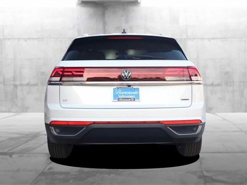New 2026 Volkswagen Atlas Cross Sport SE image 6