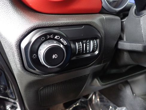 Used 2018 Jeep Wrangler Unlimited Rubicon w/ Dual Top Group AWD/4WD image 23