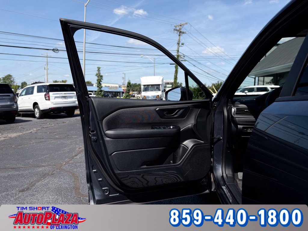 Used 2025 Subaru Forester Premium AWD/4WD image 26