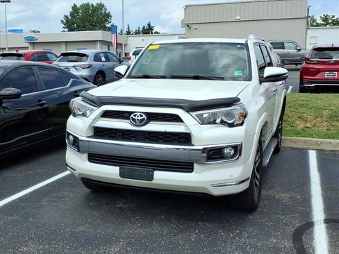 Used 2017 Toyota 4Runner Limited AWD/4WD image 3