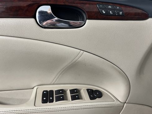 Used 2006 Buick Lucerne CXS w/ Driver Confidence Package FWD image 15