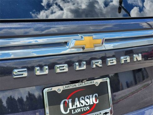 Used 2023 Chevrolet Suburban LT image 11