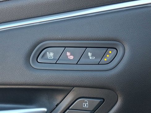 Used 2023 Cadillac Escalade Premium Luxury image 28