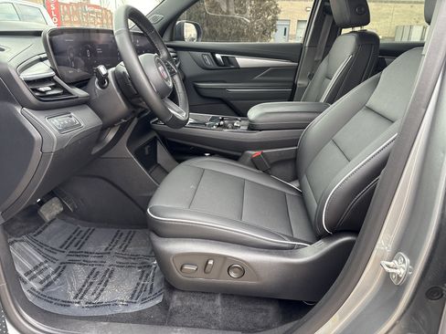 Used 2025 Buick Enclave Preferred image 11