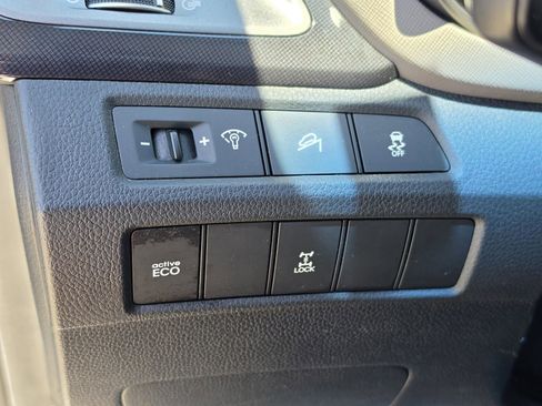 Used 2016 Hyundai Santa Fe SE AWD/4WD image 29
