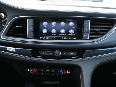 Used 2024 Buick Enclave Premium image 29