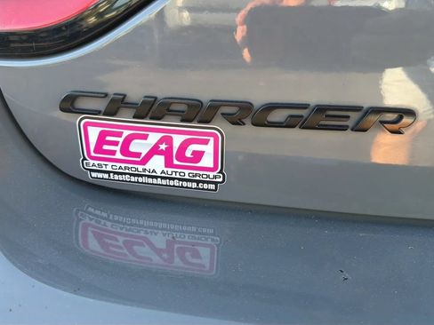 Used 2019 Dodge Charger Scat Pack RWD image 11