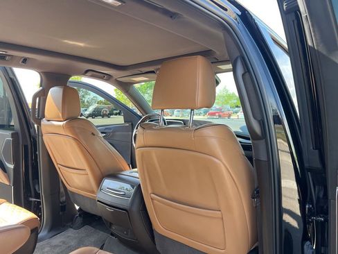 Used 2022 Cadillac Escalade Premium Luxury RWD image 42