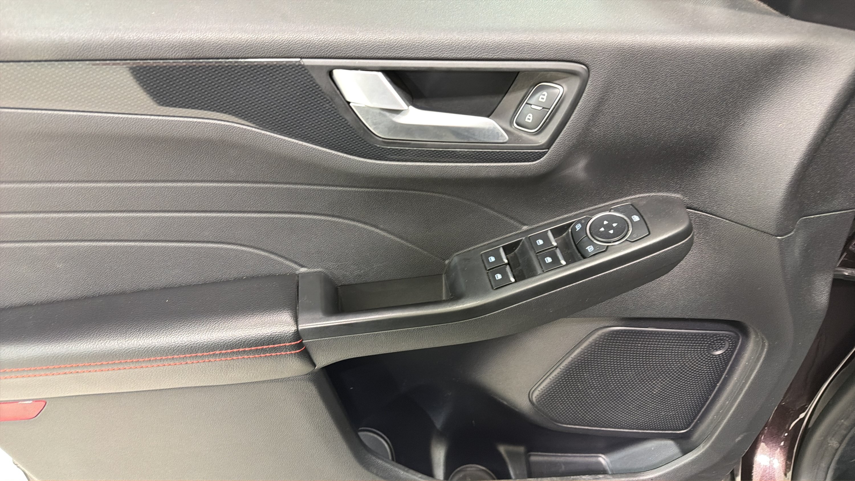Used 2023 Ford Escape ST-Line w/ Tech Pack #1 FWD image 11