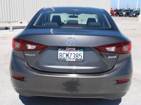Used 2016 MAZDA MAZDA3 i Sport w/ Preferred Equipment Package FWD image 4