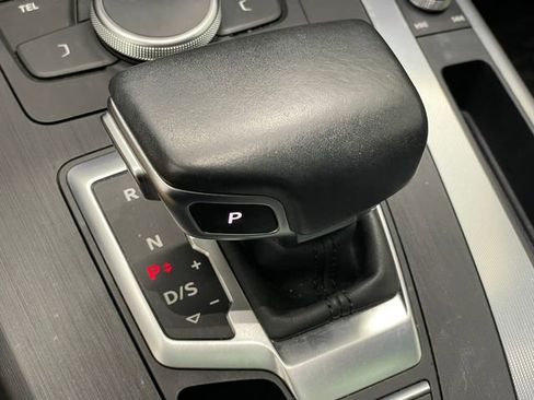 Used 2020 Audi Q5 2.0T Premium w/ Titanium Sport Package image 26