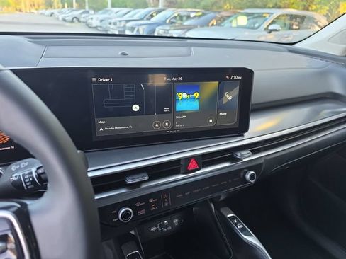 Certified 2025 Kia Sorento S FWD image 24