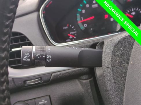 Used 2015 Chevrolet Traverse LT image 35