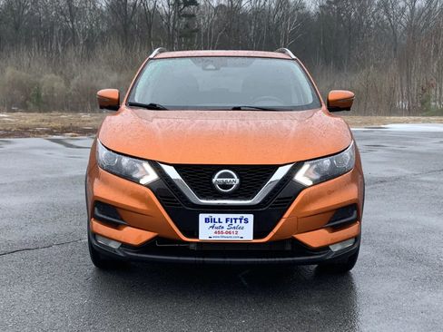Used 2022 Nissan Rogue Sport SV w/ Technology Package image 2