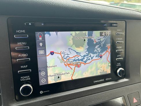 Used 2019 Toyota Sienna XLE w/ XLE Navigation Package image 21