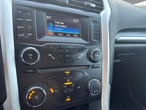 Used 2015 Ford Fusion SE FWD image 16