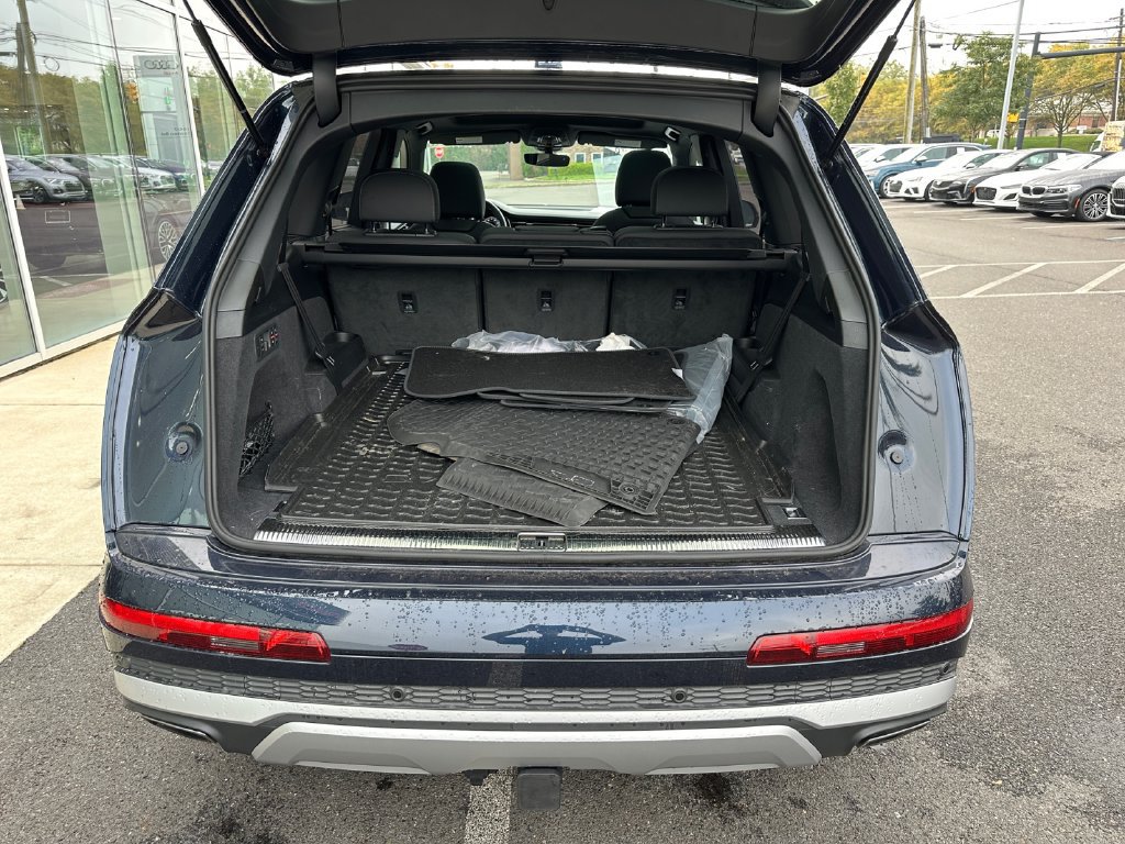 Certified 2025 Audi Q7 3.0T Premium Plus AWD/4WD image 16