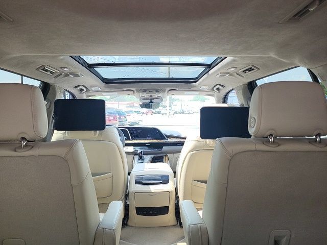 Used 2021 Cadillac Escalade Premium Luxury Platinum AWD/4WD image 4