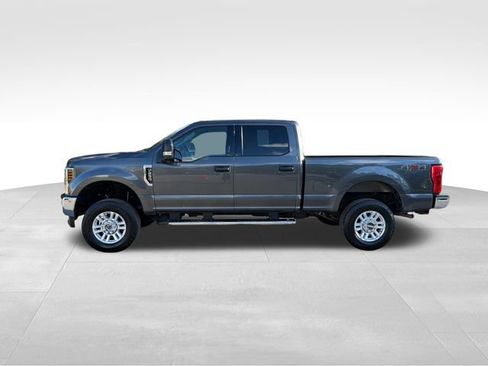 Used 2019 Ford F250 XLT w/ Snow Plow Prep Package AWD/4WD image 6