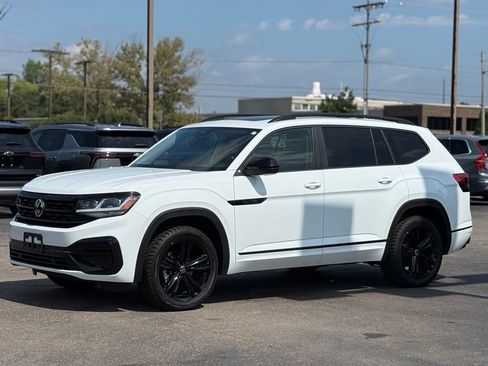 Used 2023 Volkswagen Atlas SEL R-Line AWD/4WD image 40
