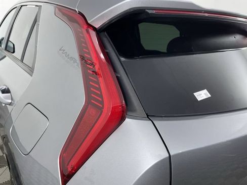 Used 2023 Kia Niro SX Touring FWD image 36