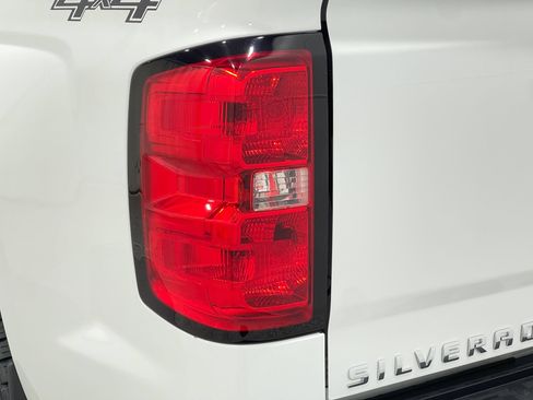 Used 2017 Chevrolet Silverado 1500 LT AWD/4WD image 31