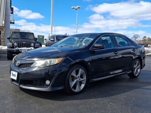 Used 2012 Toyota Camry SE image 3