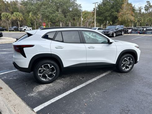 New 2025 Chevrolet Trax LT w/ Driver Confidence Package image 11