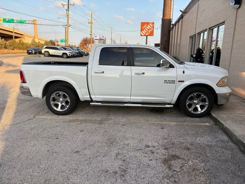 Used 2017 RAM 1500 Laramie image 11