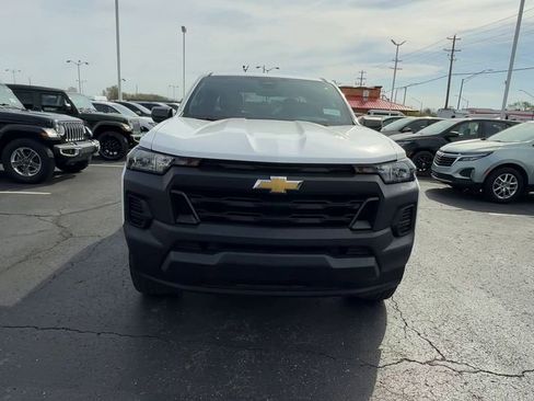 Used 2024 Chevrolet Colorado W/T image 3