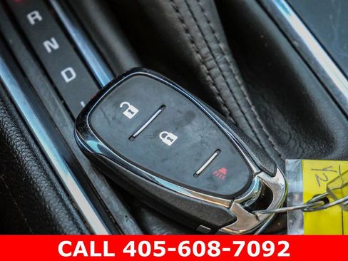 Used 2020 Chevrolet Traverse LT FWD image 31