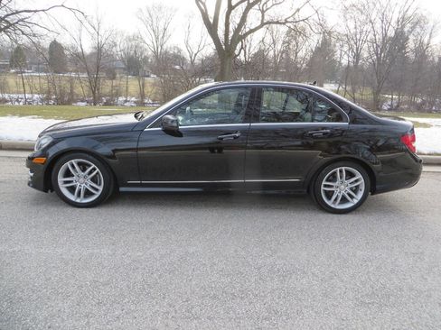 Used 2012 Mercedes-Benz C 300 C 300 Luxury 4MATIC AWD 4dr Se image 2