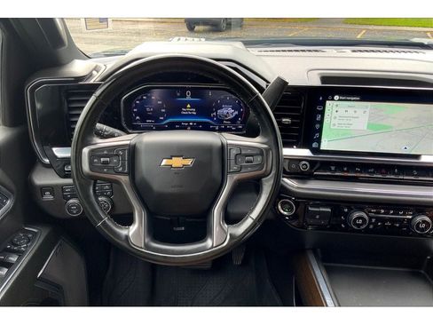 Used 2025 Chevrolet Silverado 3500 High Country w/ Technology Package image 5