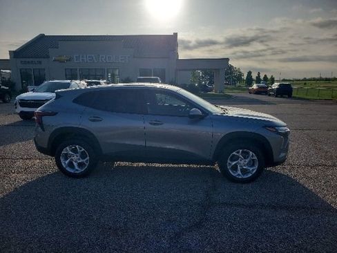 New 2026 Chevrolet Trax LS FWD image 19