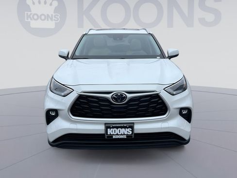 Used 2023 Toyota Highlander XLE image 11