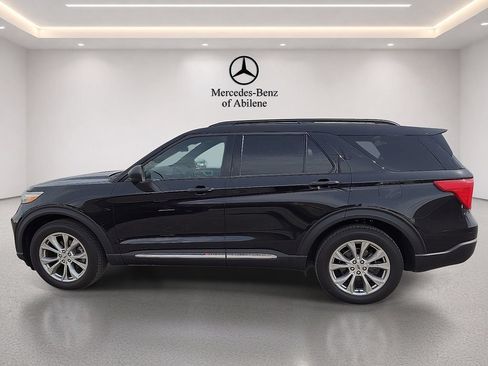 Used 2020 Ford Explorer XLT w/ Equipment Group 202A AWD/4WD image 3