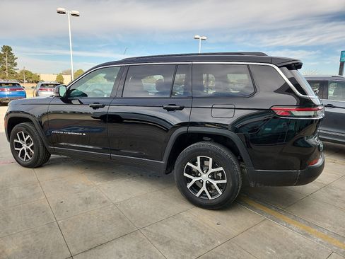 Used 2024 Jeep Grand Cherokee L Limited w/ Luxury Tech Group II image 4