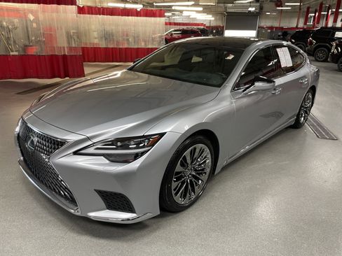 Used 2022 Lexus LS 500 w/ Interior Upgrade Package image 30