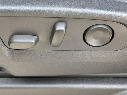 Used 2024 Chevrolet Tahoe Z71 w/ Luxury Package image 18