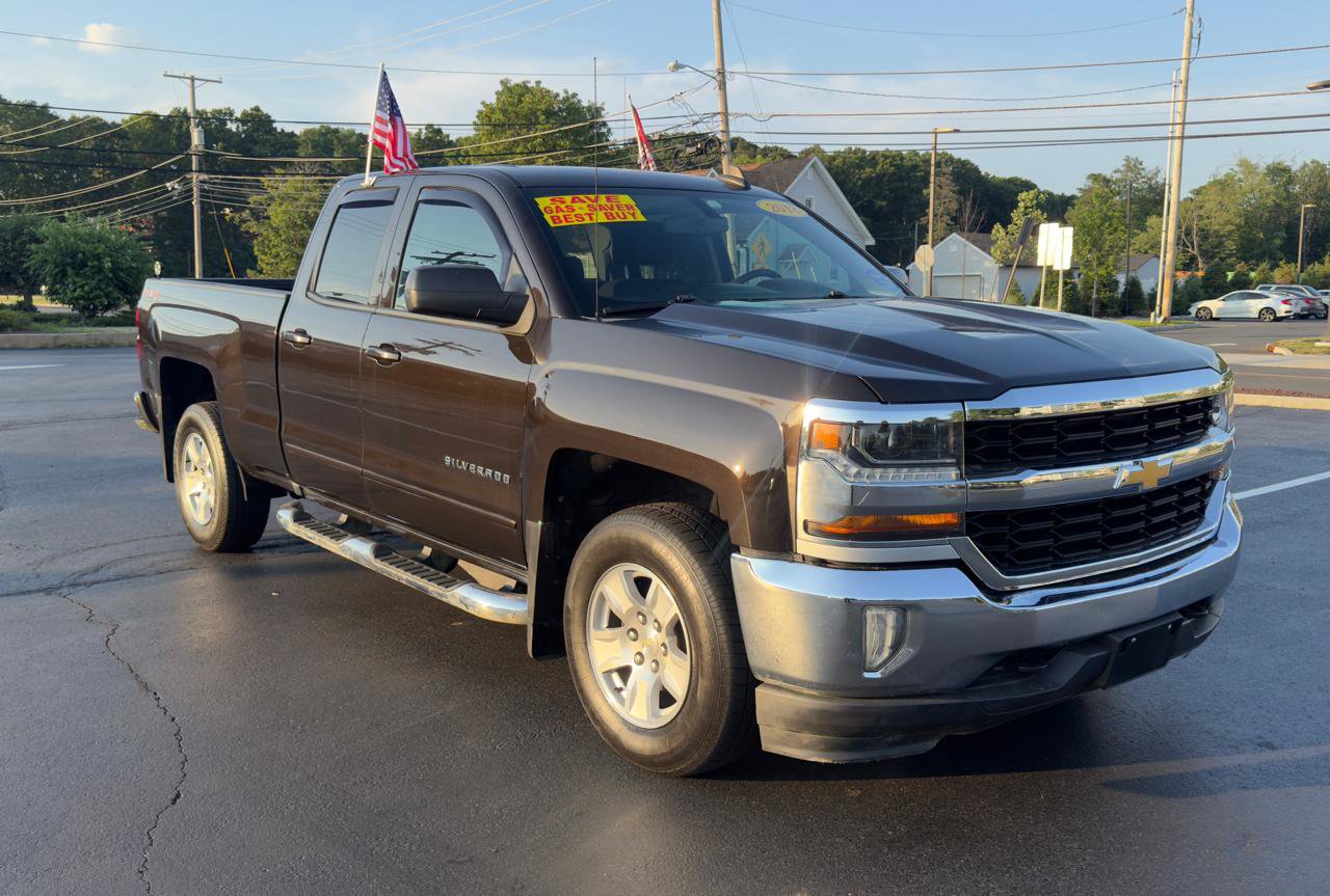 Used 2018 Chevrolet Silverado 1500 LT w/ All Star Edition AWD/4WD image 3
