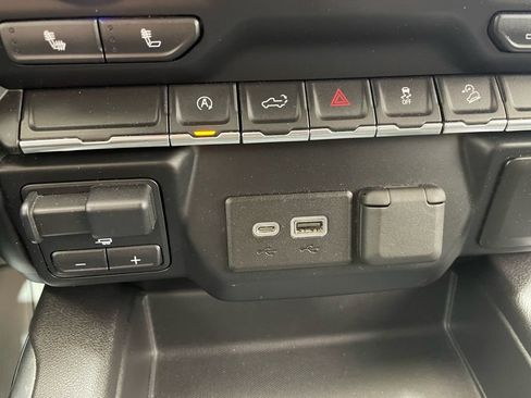 Used 2019 Chevrolet Silverado 1500 RST image 21