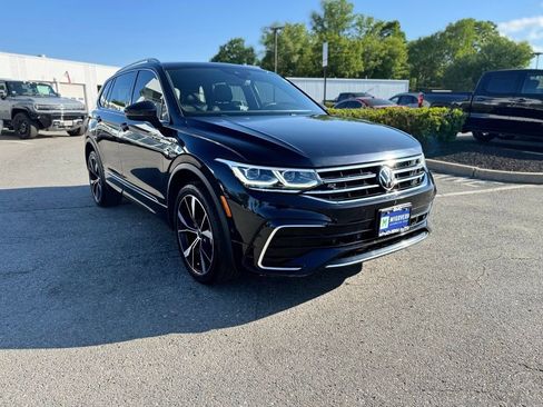 Used 2022 Volkswagen Tiguan SEL R-Line AWD/4WD image 9
