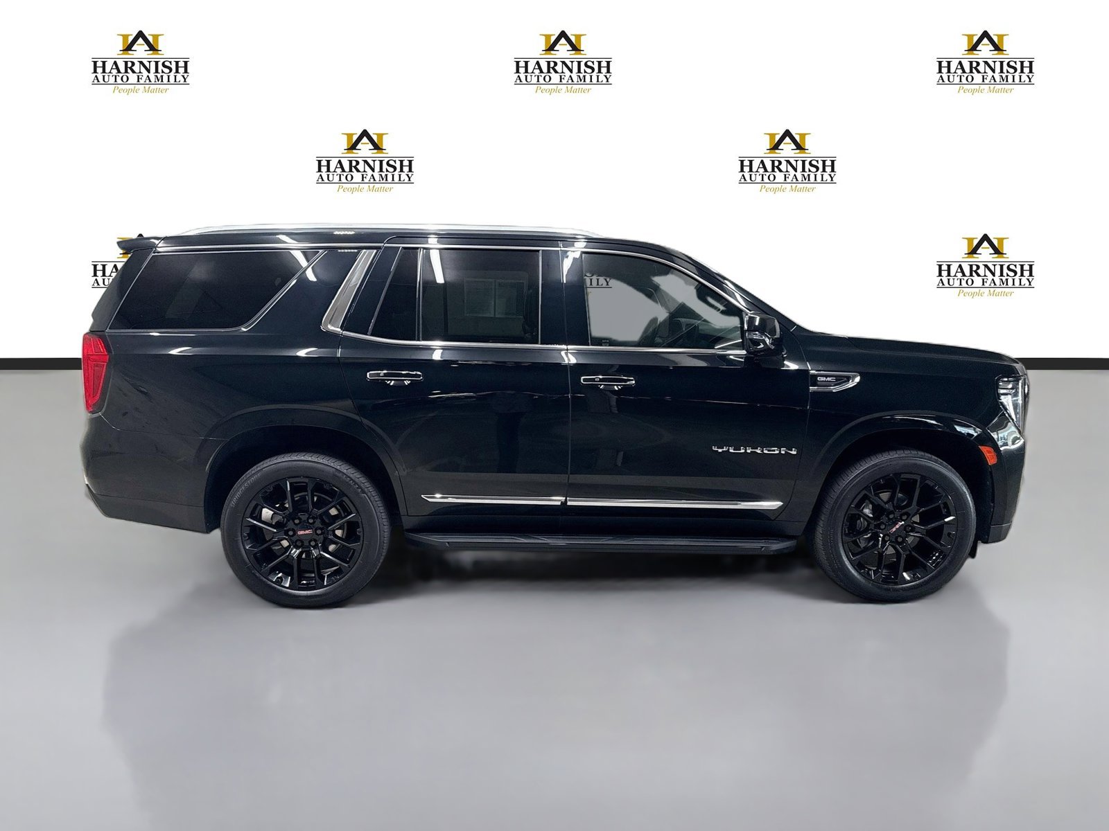 Used 2022 GMC Yukon SLT w/ SLT Premium Package AWD/4WD image 5