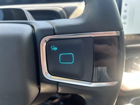 Certified 2025 Ford Expedition Active AWD/4WD image 39