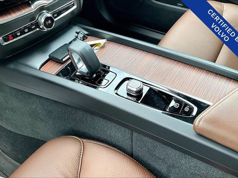 Certified 2023 Volvo XC60 B5 Plus w/ Protection Package Premier image 18