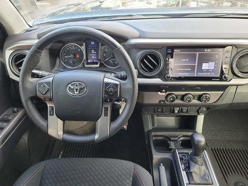Used 2020 Toyota Tacoma SR5 image 17